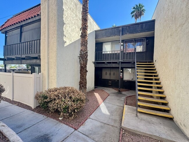 Primary Photo - 1420 E Vegas Valley Dr