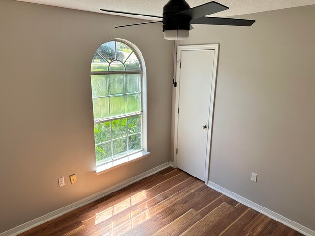 Building Photo - 2987 Windsor Cir