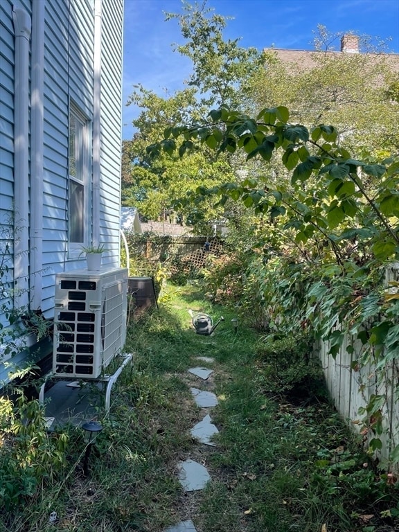 Building Photo - 12 Thayer St