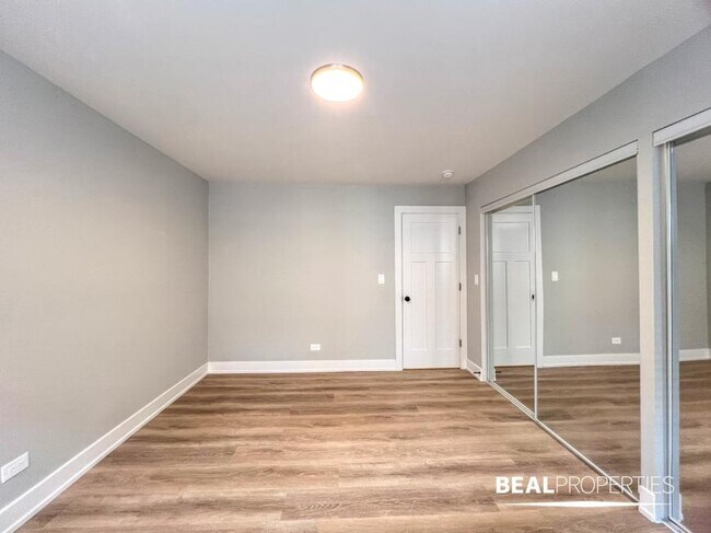 Building Photo - 1 bedroom in CHICAGO IL 60657