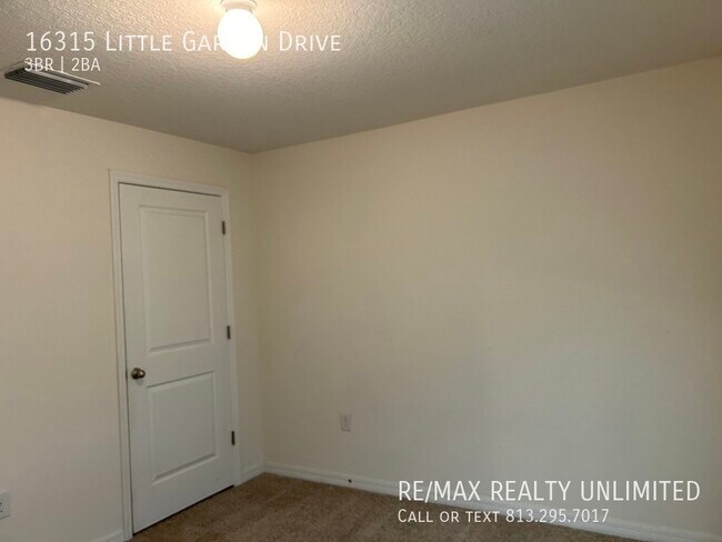 Building Photo - 16315 Little Garden Dr