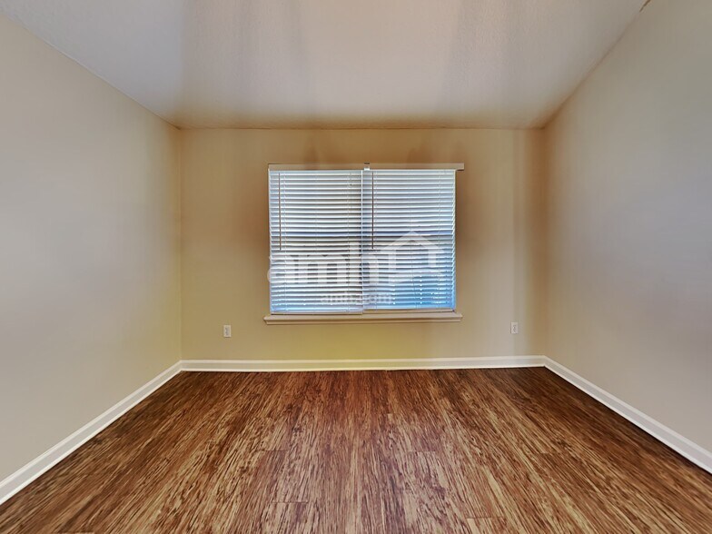 Building Photo - 14247 Summer Breeze Dr