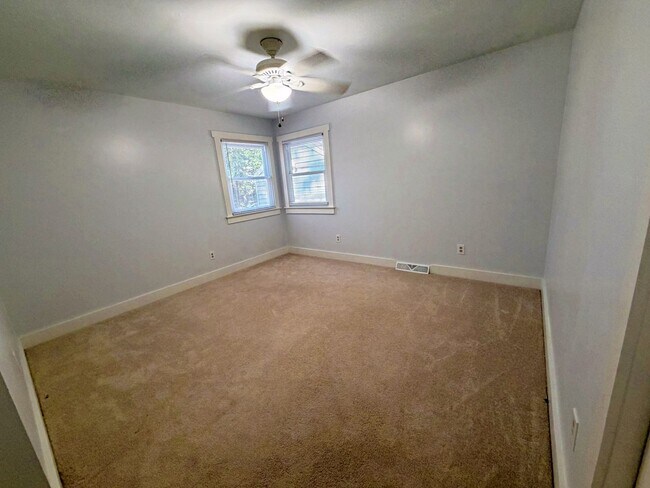 Building Photo - 8800 Sedbergh Dr