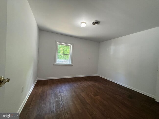 Building Photo - 2315 Oak Park Rd
