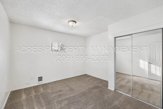 Building Photo - 2034 E 34th St
