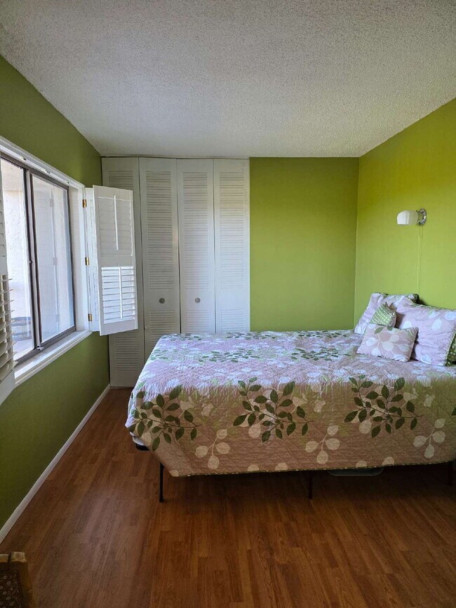 Building Photo - Condo For Rent in Tarpon Point