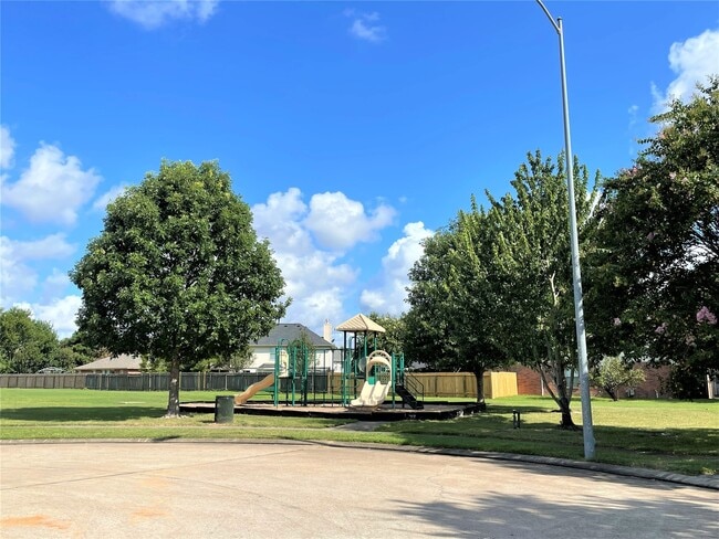 Building Photo - 16002 Speyburn Ct