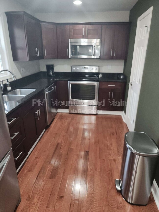 Building Photo - 52 Kirby Rd