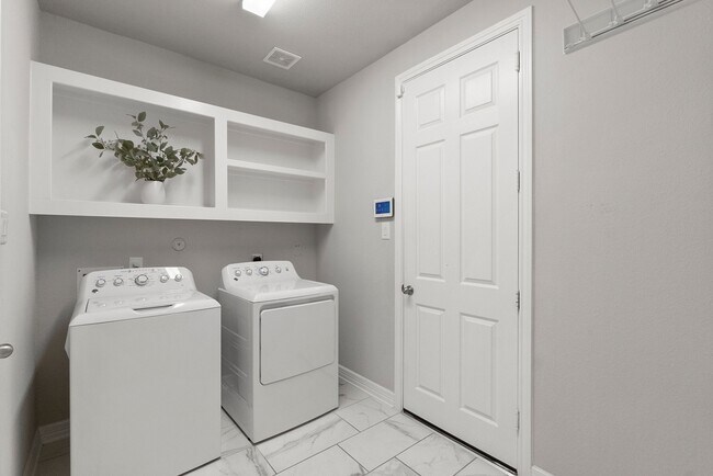Building Photo - 2840 Jehlon Ln