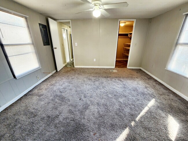 Building Photo - 2729 Forest Edge Way