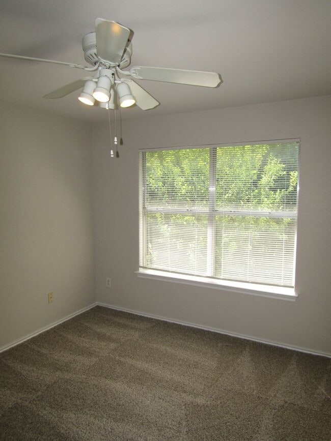 Building Photo - 8508 Apple Carrie Cove