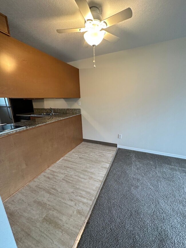 Building Photo - 6552 SW 192nd Ave