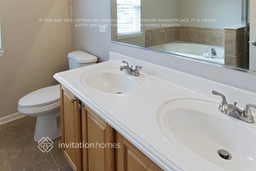 Building Photo - 1415 Baltz Dr