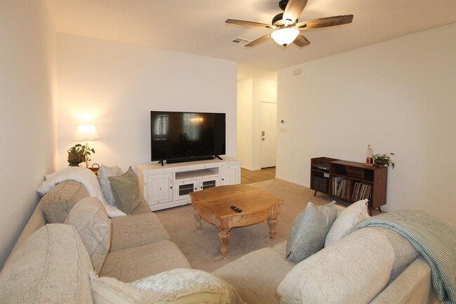 Building Photo - 2307 Red Sky Dr