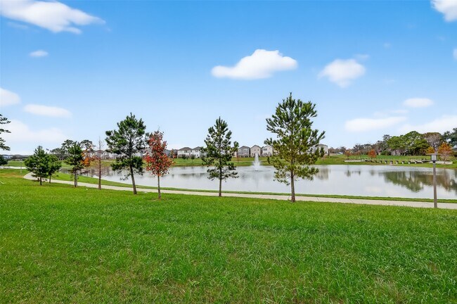 Building Photo - 9816 Magnolia Village Ln