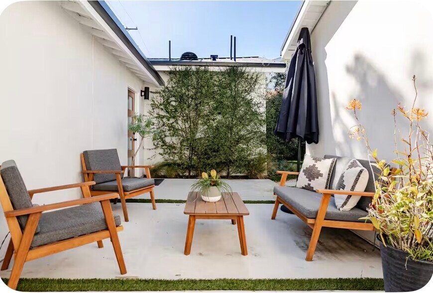 Front Yard Patio - 12812 Greene Ave