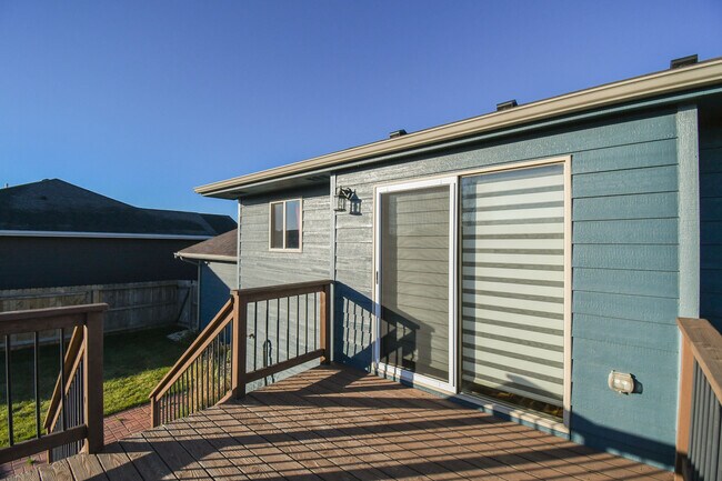 Building Photo - 5512 South Culbert Avenue