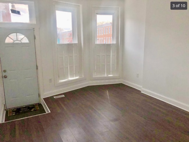 Building Photo - 3 Bedrooms with 2.5 Bathrooms