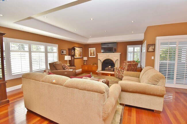 Building Photo - 204 Cypress Hills Ct