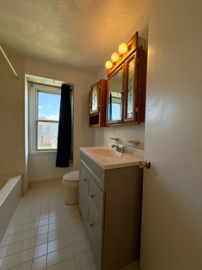 Building Photo - Charming 3 Bedroom/2 Bathroom Townhome in Rosedale, MD!