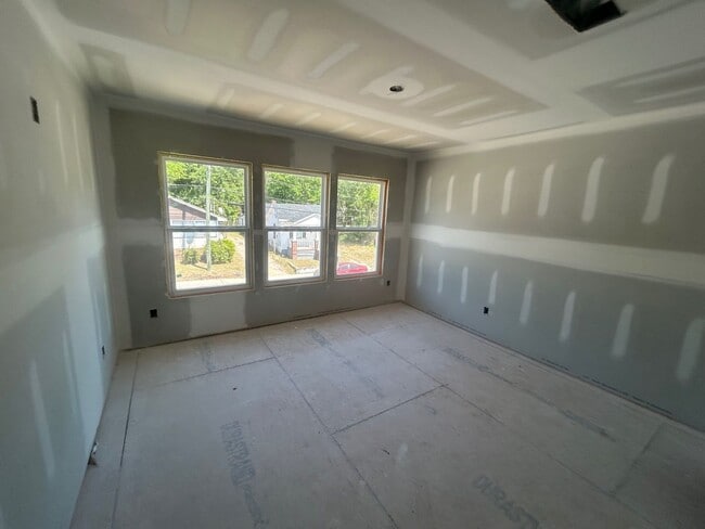 Building Photo - 1311 McDuffie Ave