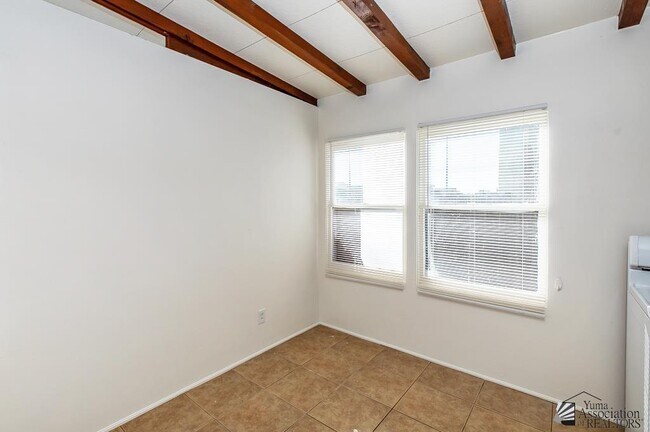 Building Photo - 678 S Orange Ave