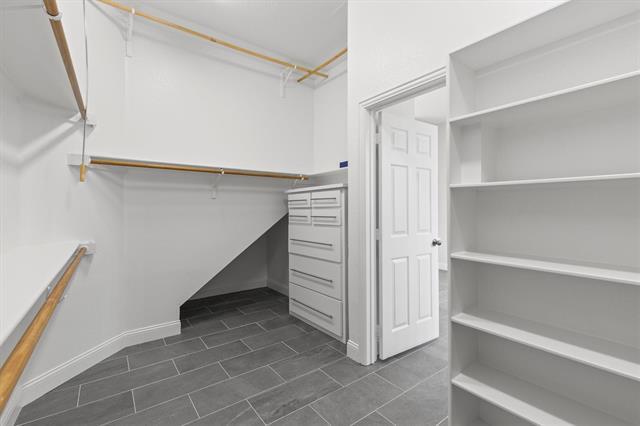 Building Photo - 821 High Willow Dr