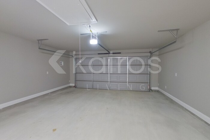 Building Photo - 18817 Seabiscuit Ln