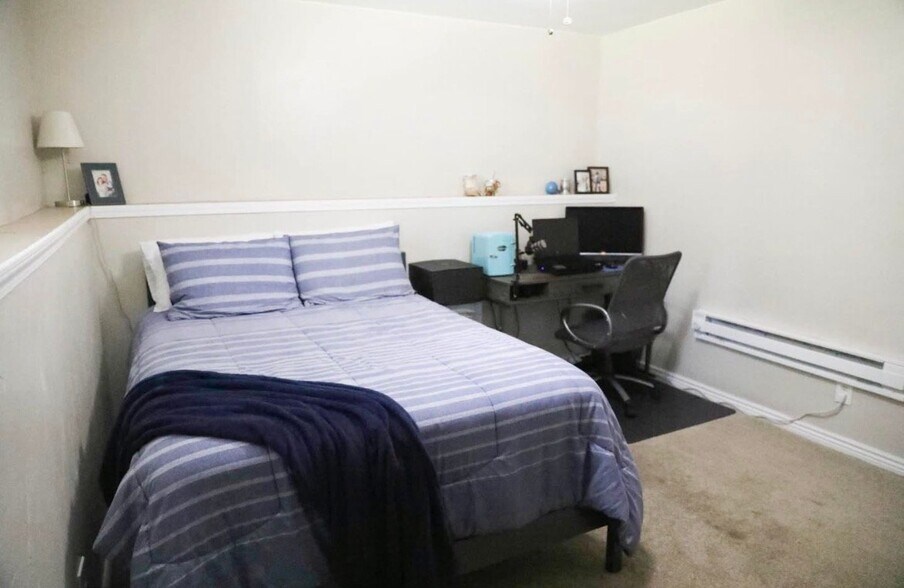 Building Photo - 1340 W 450 N