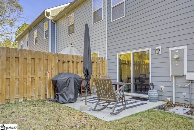 Building Photo - 329 Hartland Pl