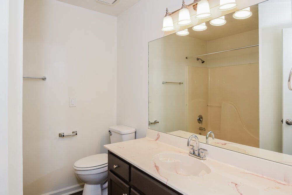 Building Photo - 1290 Shamrock Hill Cir
