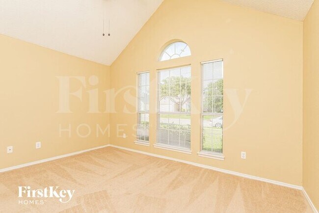 Building Photo - 137 Sequoia Rd