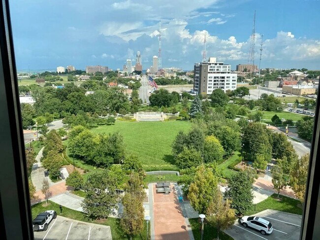 Building Photo - 200 S 31st Ave