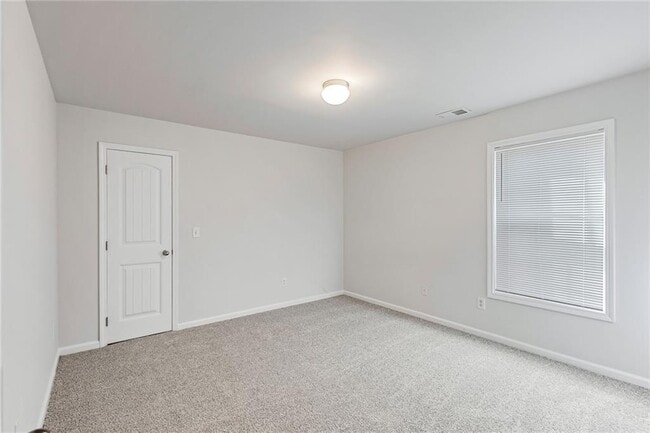 Building Photo - 34 Persian Ivy Way