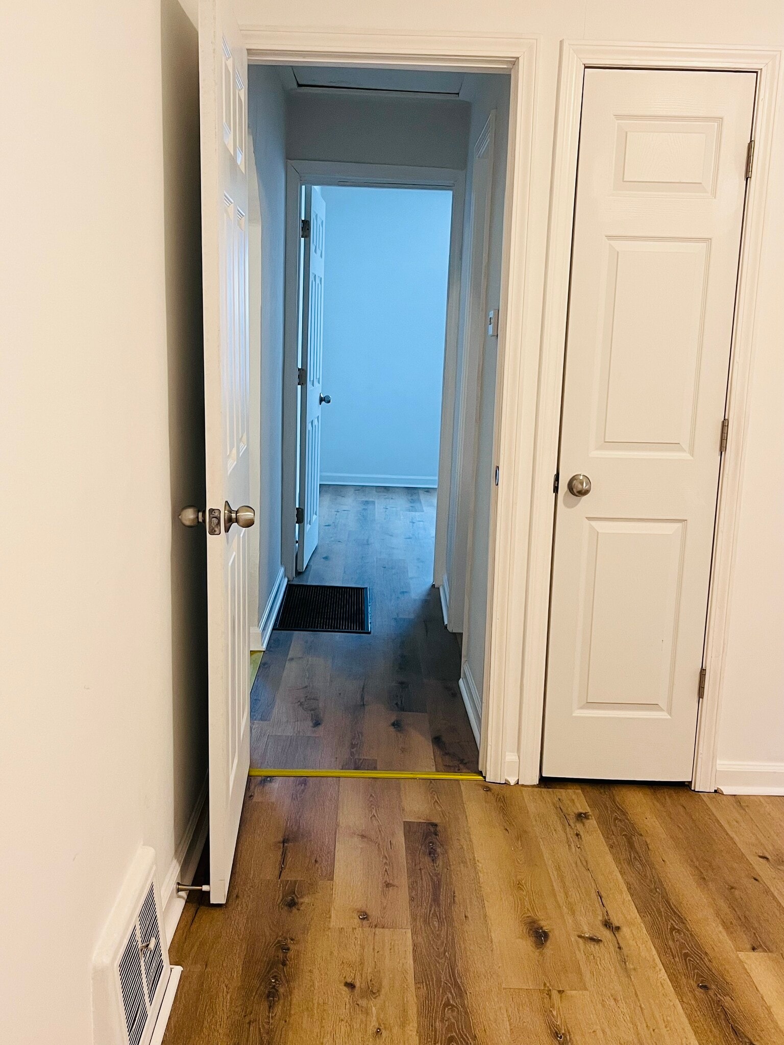 Building Photo - 4936 Hummelsheim Ave