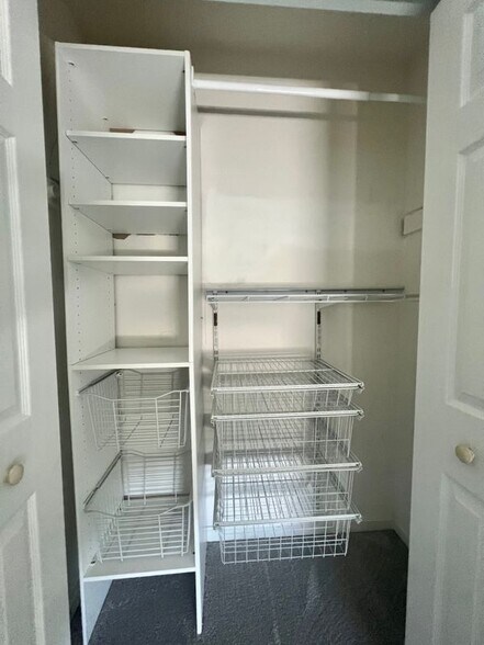 Building Photo - 206 Connery Terrace SW