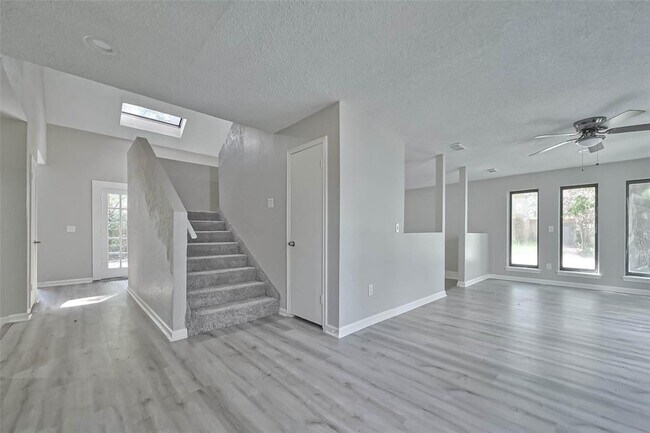 Building Photo - 17805 Villa Way Dr