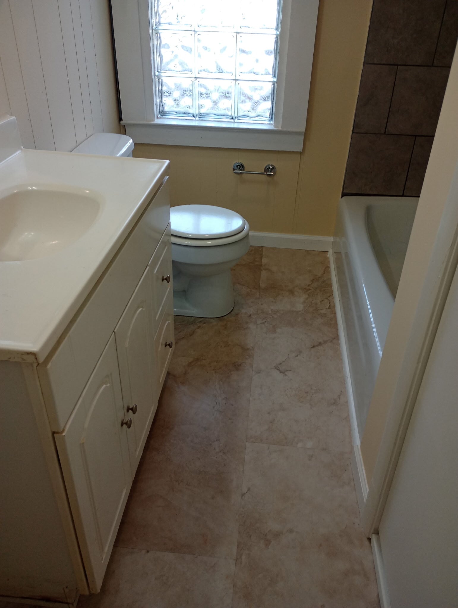 Building Photo - 108 E Chilhowie Ave