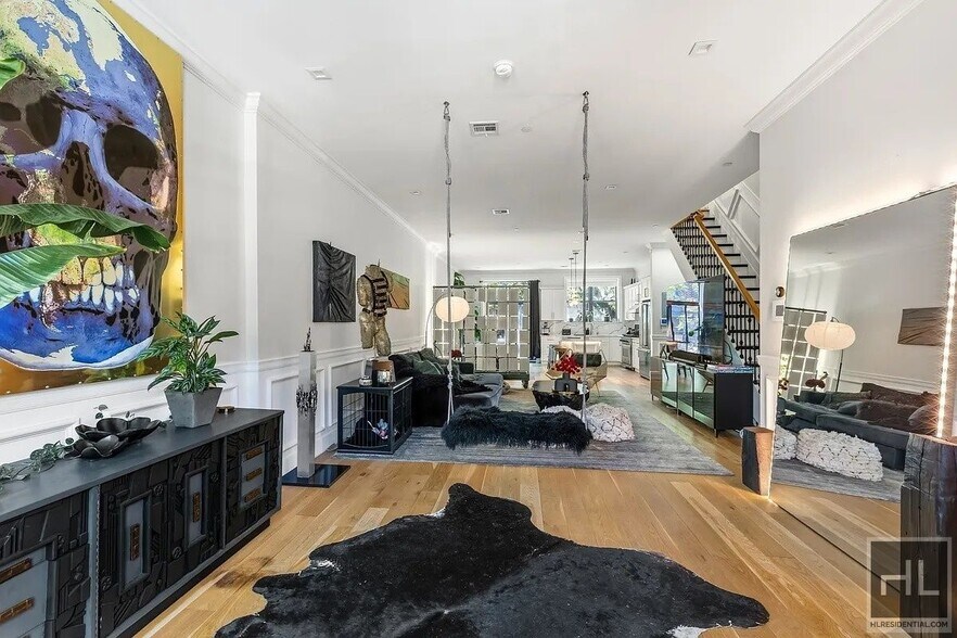 Building Photo - Gorgeous Townhome in Bed Stuy!