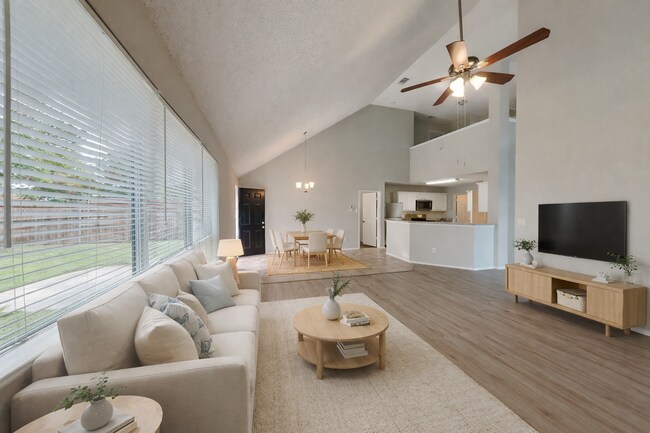 Building Photo - Beautiful 4BR Home in Denton with Fireplace, Fenced Yard & Garage