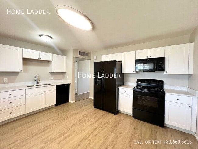 Building Photo - 3118 W Aster Dr