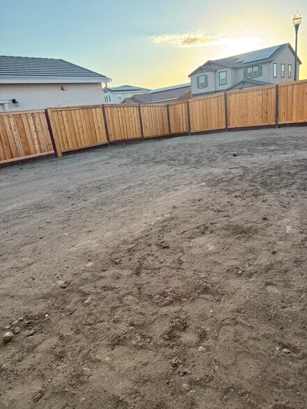 Building Photo - 434 Miramar Dr