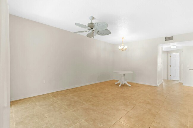 Building Photo - 6433 Cypressdale Dr
