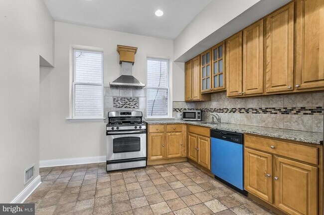 Building Photo - 1600 Frankford Ave