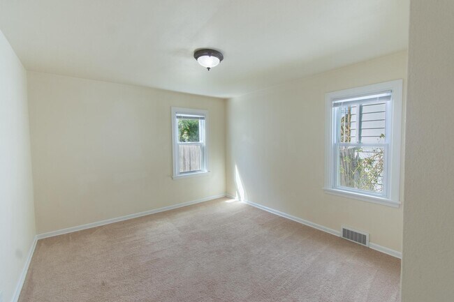 Building Photo - 7208 33rd Ave