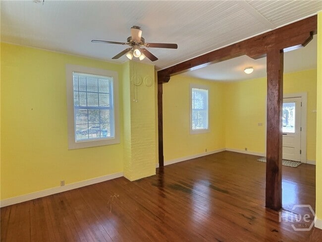 Building Photo - 42 Van Horne Ave