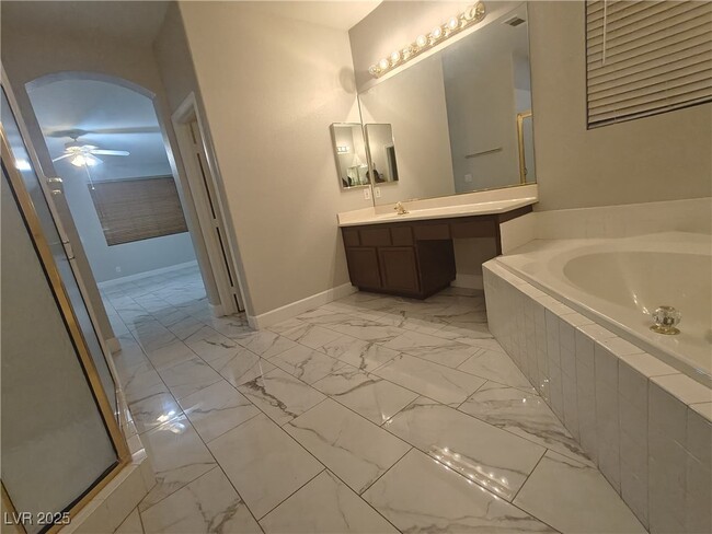 Building Photo - 492 Grassrange Ln