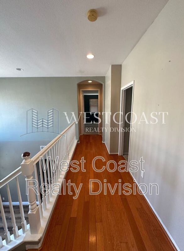 Building Photo - 26719 Evergreen Ave