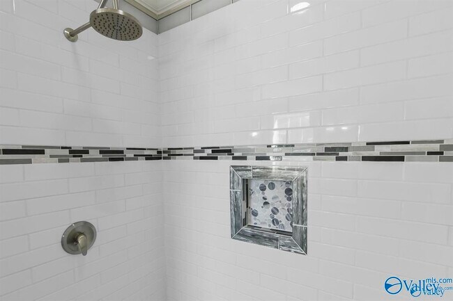 Building Photo - 1502 Rison Ave NE