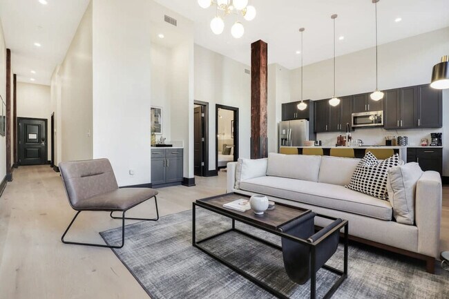 Primary Photo - 1148 S Peters St